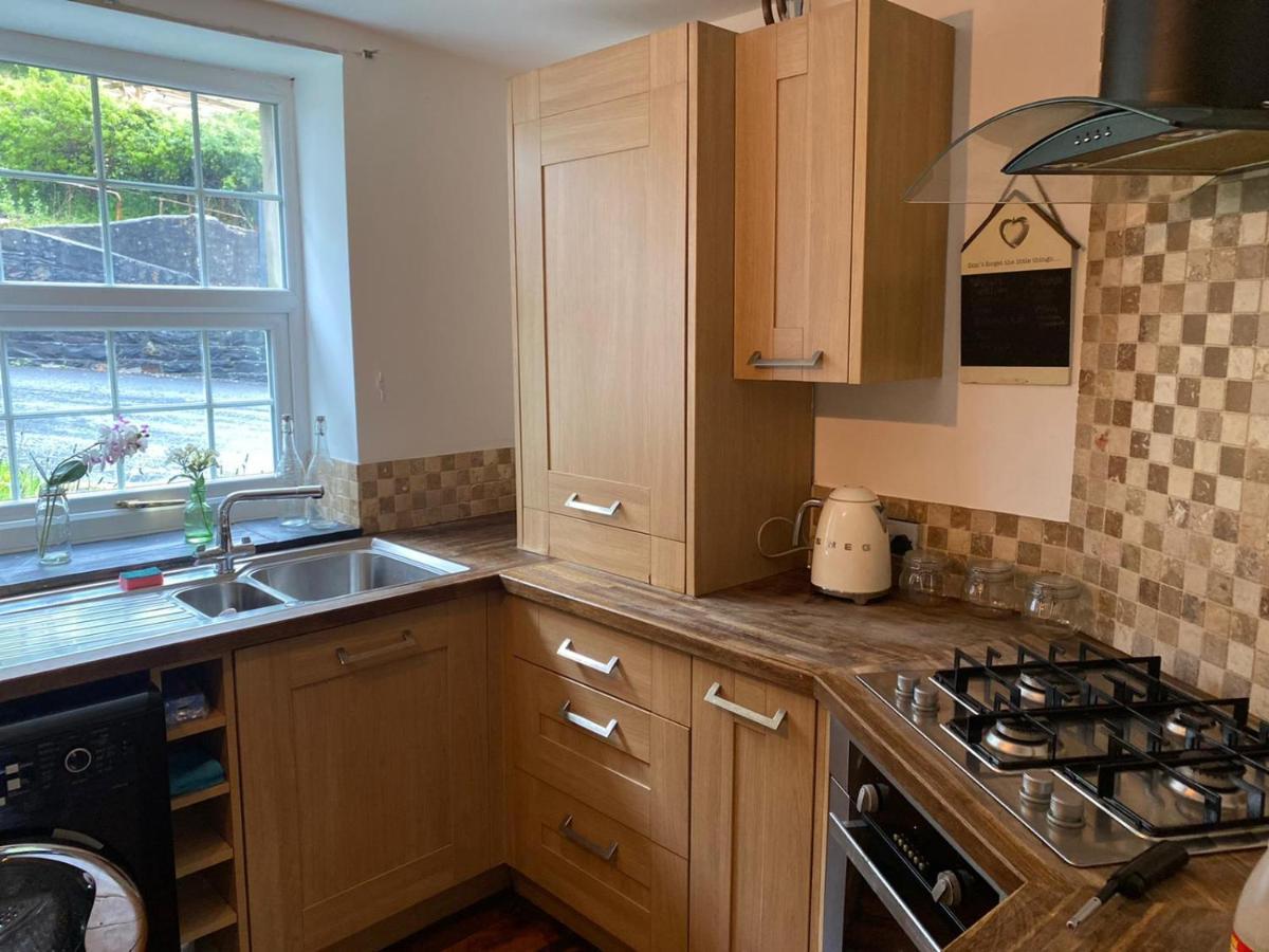 2-Bed Cottage In In Welsh Valley Nr Σουόνσι Εξωτερικό φωτογραφία