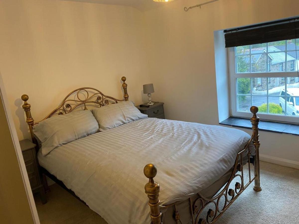 2-Bed Cottage In In Welsh Valley Nr Σουόνσι Εξωτερικό φωτογραφία