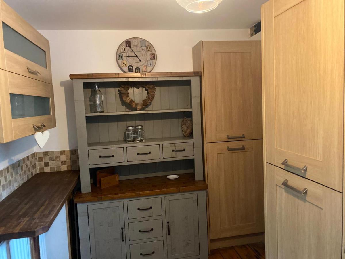 2-Bed Cottage In In Welsh Valley Nr Σουόνσι Εξωτερικό φωτογραφία